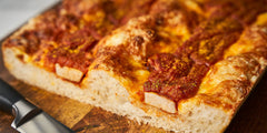 German Detroit-style Pizza: Currywurst